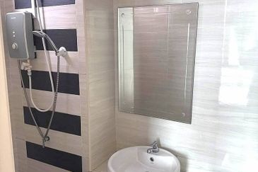 D'Summit Residences @ Kempas Utama