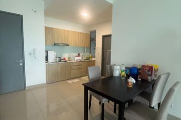 Meridin Bayvue Apartment