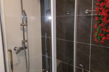 Baypoint @ Country Garden Danga Bay