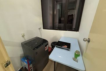 D'Summit Residences @ Kempas Utama