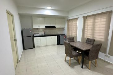 Bangunan Duta Impian (The Embassy Suites)