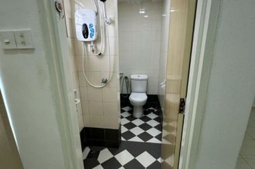 Bangunan Duta Impian (The Embassy Suites)