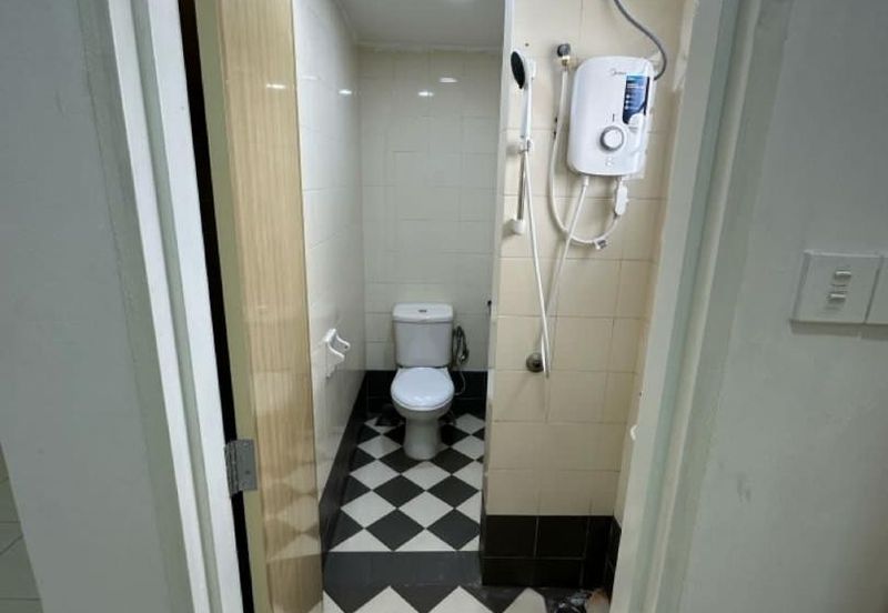 Bangunan Duta Impian (The Embassy Suites)