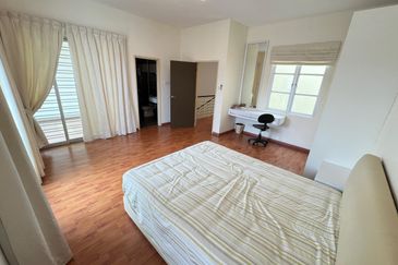 Bina Park Bandar Seri Alam