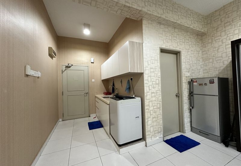 Akademik Suite @ Mount Austin