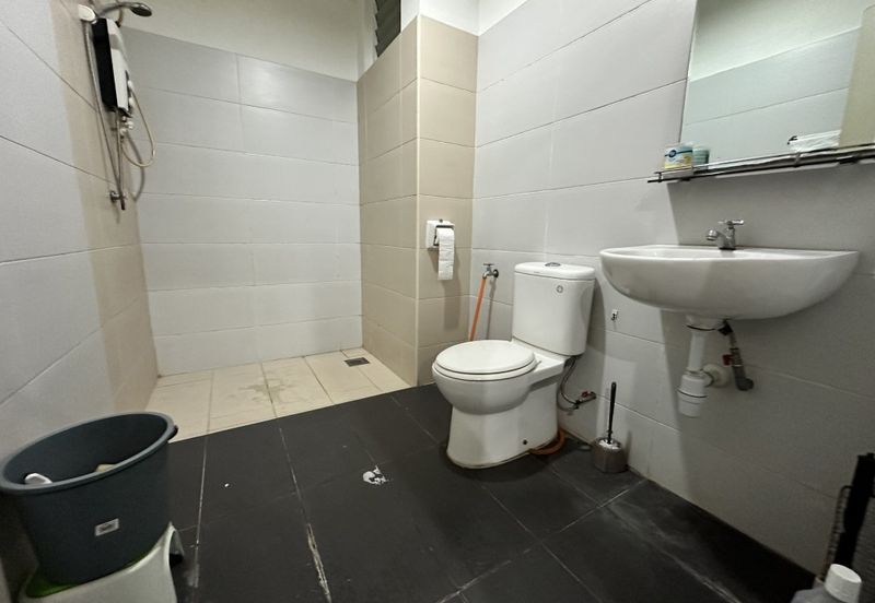 Akademik Suite @ Mount Austin