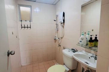 Prima Regency (Dorchester Court)