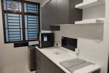 D'Summit Residences @ Kempas Utama