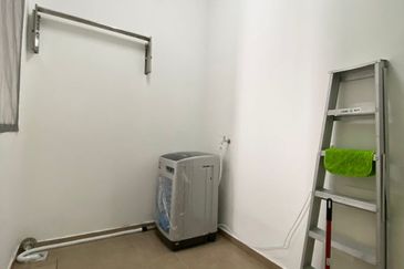 D'Summit Residences @ Kempas Utama