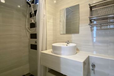 D'Summit Residences @ Kempas Utama