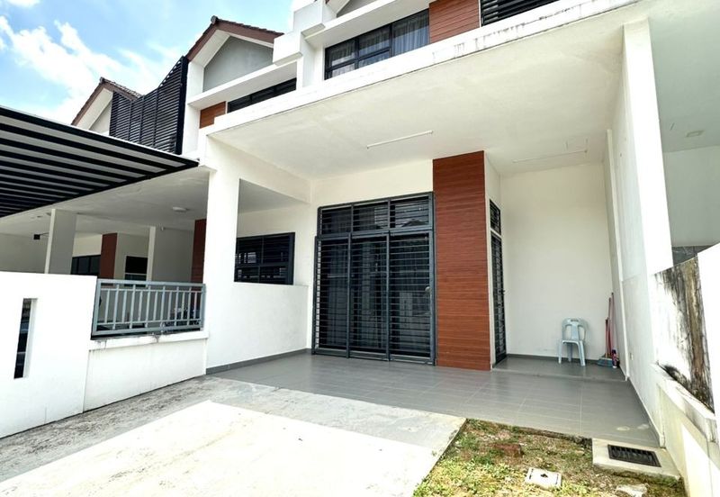 Bukit Indah Avenue 26 @ Villosa