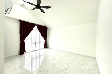 Bukit Indah Avenue 26 @ Villosa