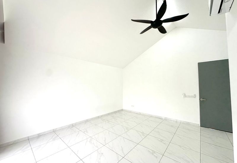 Bukit Indah Avenue 26 @ Villosa