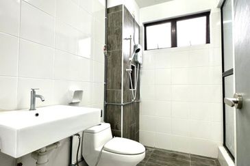 Bukit Indah Avenue 26 @ Villosa