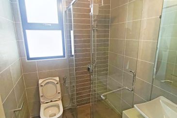 The M @ Medini Macrolink