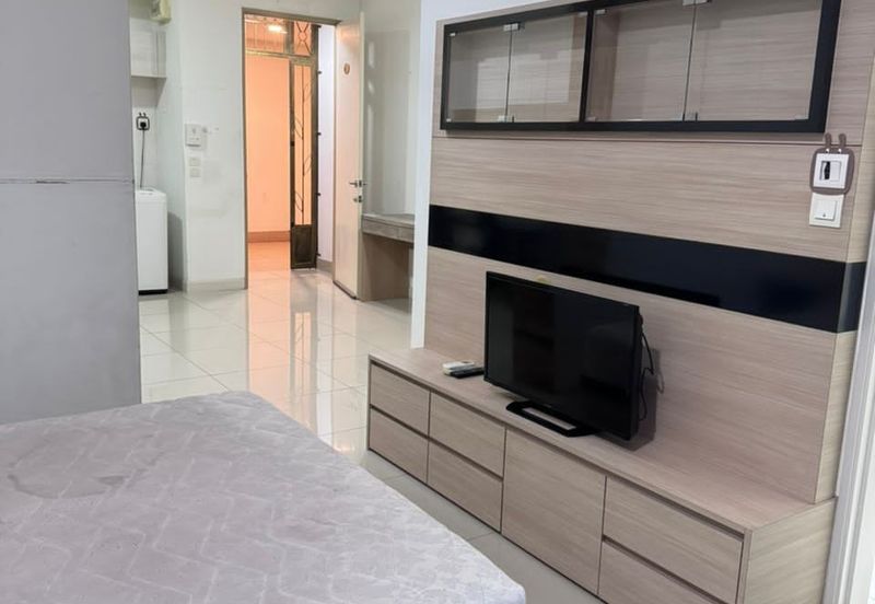 Dedaun Hijau (Greenfield Regency)