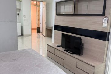 Dedaun Hijau (Greenfield Regency)