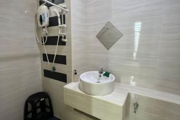 D'Summit Residences @ Kempas Utama