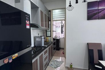 D'Summit Residences @ Kempas Utama