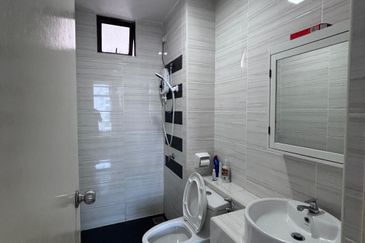 D'Summit Residences @ Kempas Utama