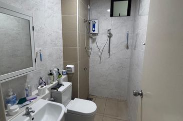 D'Summit Residences @ Kempas Utama