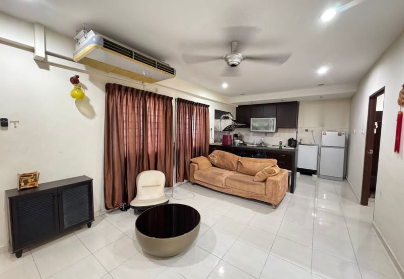 Bangunan Duta Impian (The Embassy Suites)