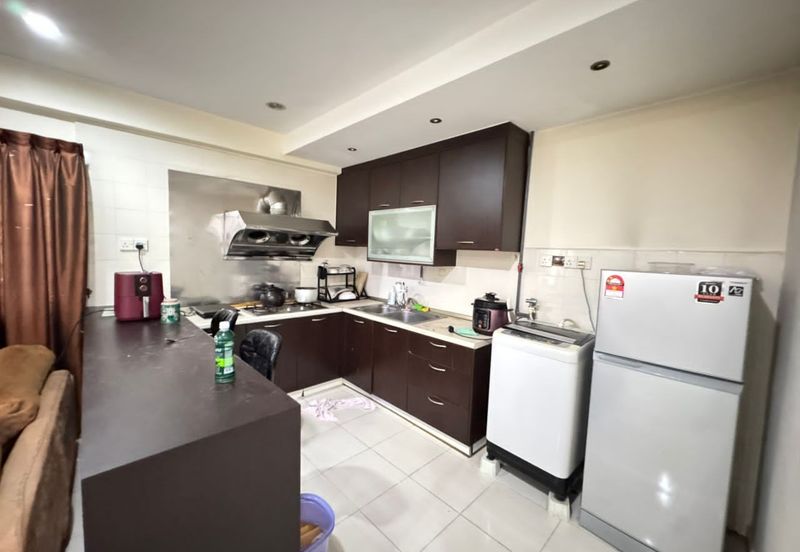 Bangunan Duta Impian (The Embassy Suites)