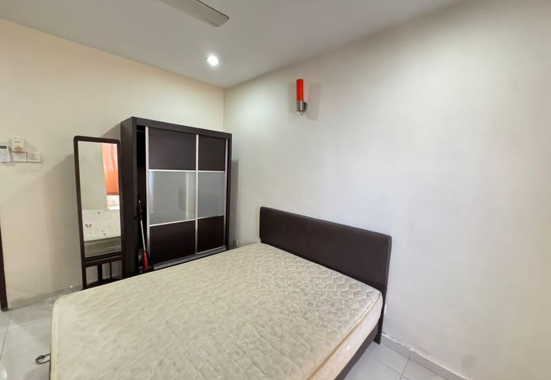 Bangunan Duta Impian (The Embassy Suites)