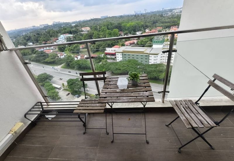 Baypoint @ Country Garden Danga Bay