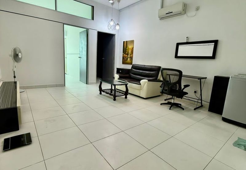 Akademik Suite @ Mount Austin