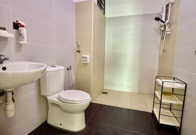 Akademik Suite @ Mount Austin