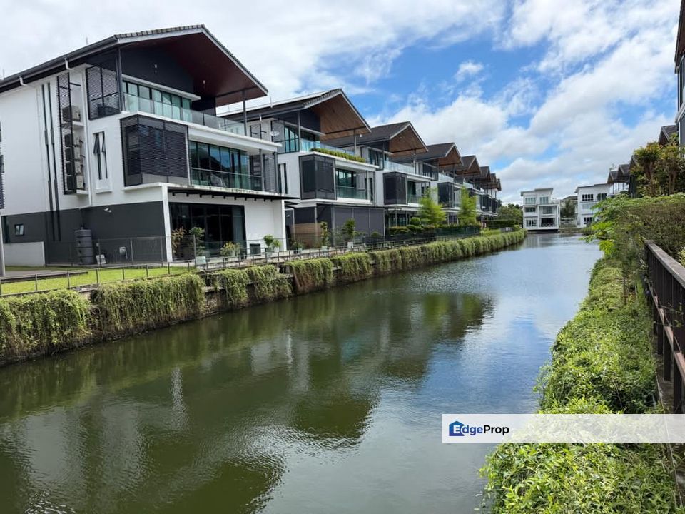 Isola Grandeur, Senibong Cove, Masai, Johor., Johor, Masai