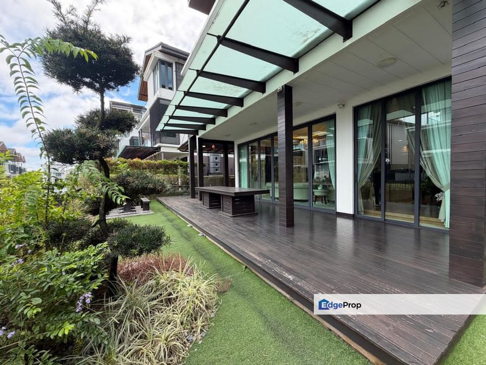 Isola Grandeur, Senibong Cove, Masai, Johor., Johor, Masai