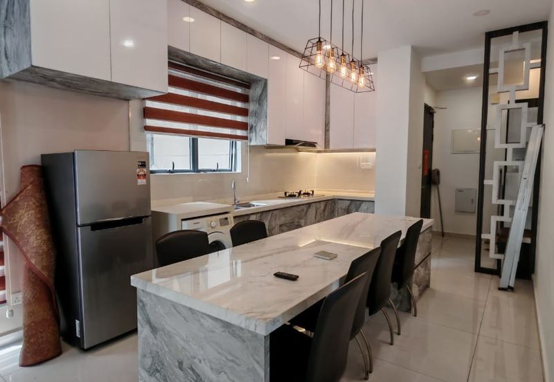 Baypoint @ Country Garden Danga Bay