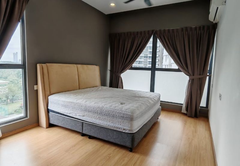 Baypoint @ Country Garden Danga Bay