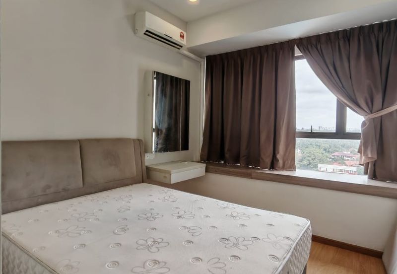 Baypoint @ Country Garden Danga Bay