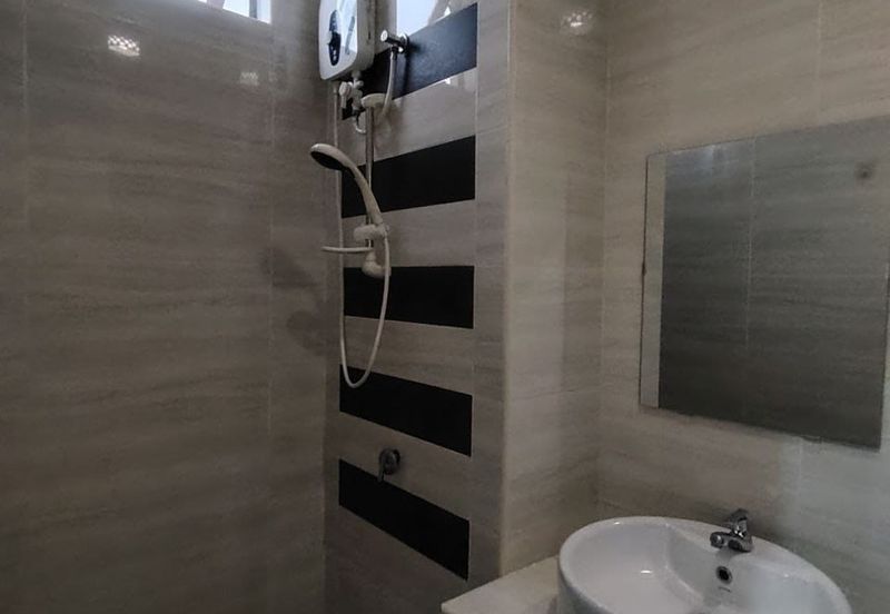 D'Summit Residences @ Kempas Utama