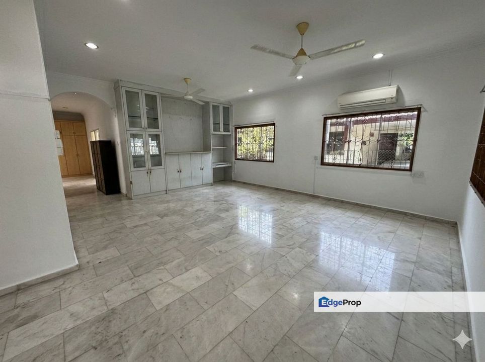 Taman Mutiara ,Jalan Mutiara,Ulu Tiram, Johor., Johor, Ulu Tiram