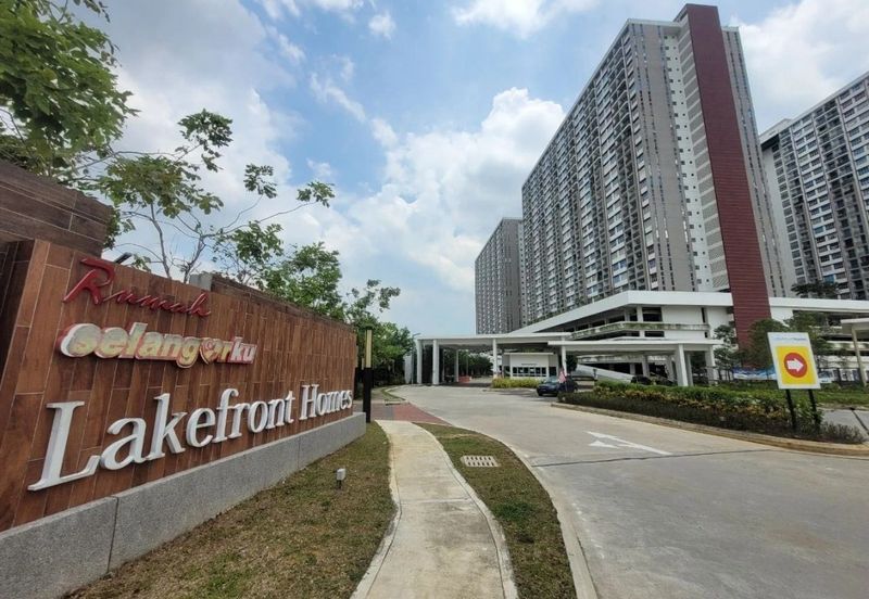 PR1MA Lakefront Homes