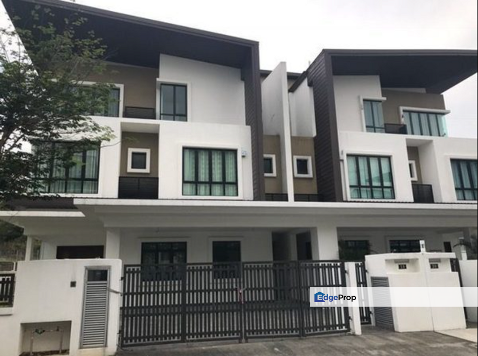 BANDAR 16 SIERRA THREE STOREY SEMI DETACHED HOUSE FOR AUCTION, Selangor, Puchong
