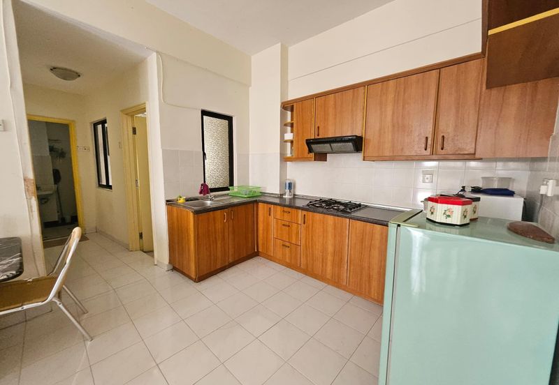 Marina Crescent Condominium