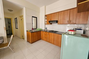 Marina Crescent Condominium