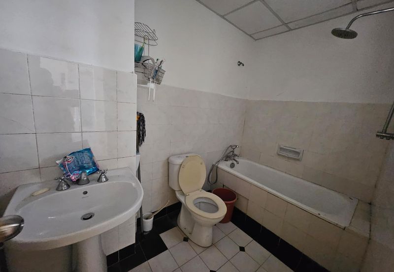 Marina Crescent Condominium