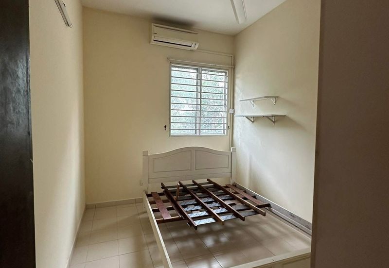 ANGGERIK COURT APARTMENT (PUTRA NILAI)