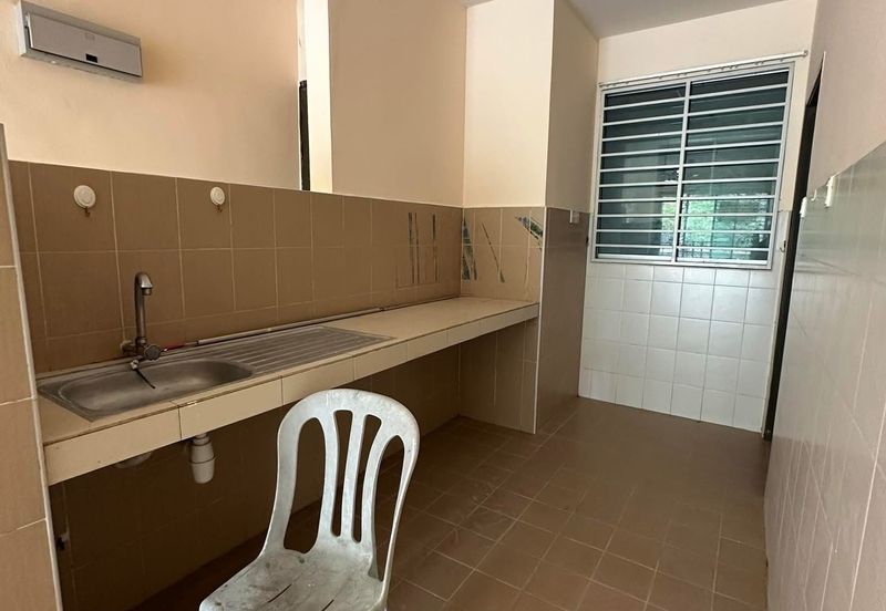 ANGGERIK COURT APARTMENT (PUTRA NILAI)
