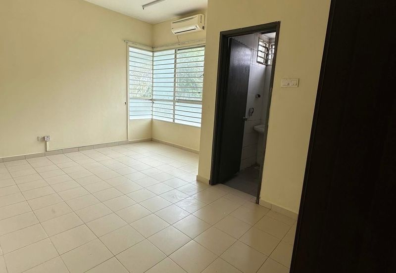 ANGGERIK COURT APARTMENT (PUTRA NILAI)