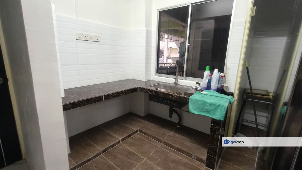 Taman Tun Teja, Rawang, Selangor RENOVATED UNIT & FULLY FURNISHED, Selangor, Rawang