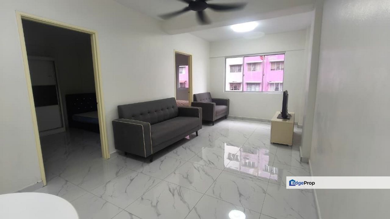 Taman Tun Teja, Rawang, Selangor RENOVATED UNIT & FULLY FURNISHED, Selangor, Rawang