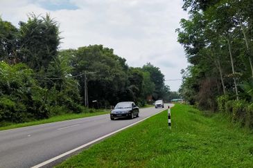 Tanah 3.3 Ekar Tepi Jalan Besar Di Serting Ulu, Jempol Negeri Sembilan