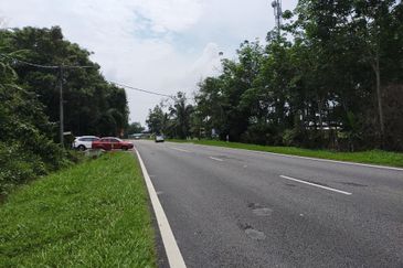 Tanah 3.3 Ekar Tepi Jalan Besar Di Serting Ulu, Jempol Negeri Sembilan